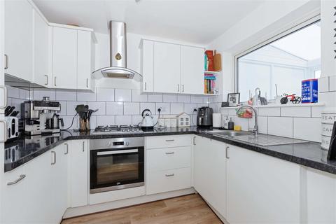 42 Chilgrove Close, Goring By Sea, Worthing, BN12 6NG