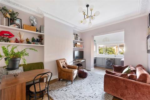 Flat 2, 36 Albion Road, London, N16 9PH