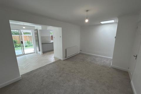 undefined, Elmridge, Leigh
