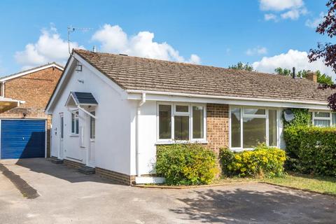 2 bedroom semi-detached bungalow for sale, Carterton,  Oxfordshire,  OX18