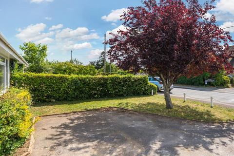 2 bedroom semi-detached bungalow for sale, Carterton,  Oxfordshire,  OX18