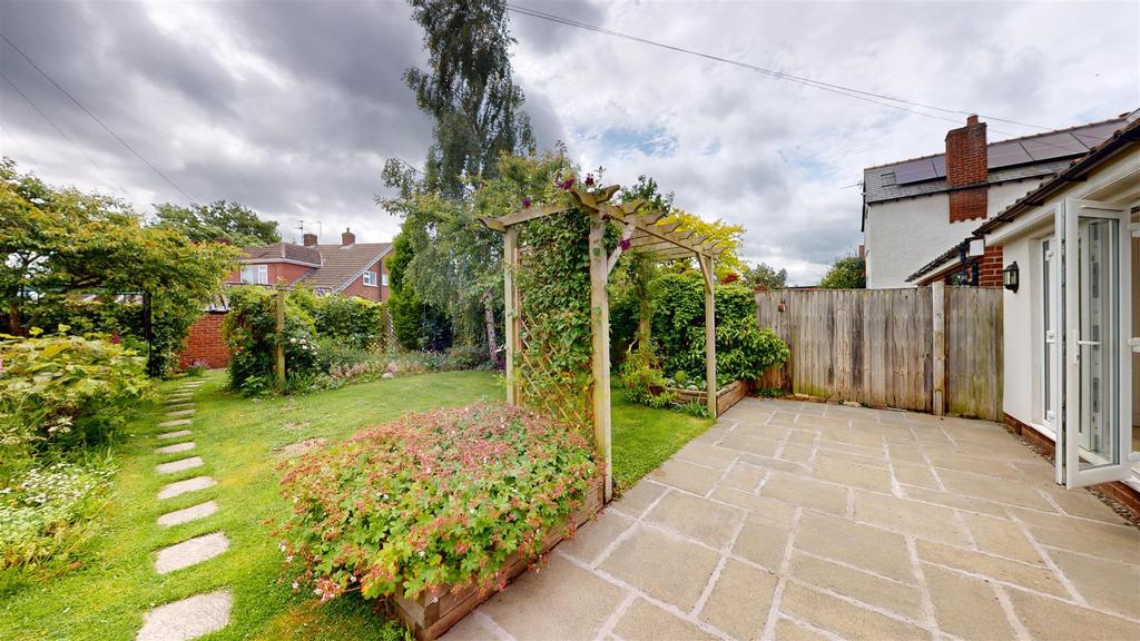 Hafren Road 24 Garden.jpg
