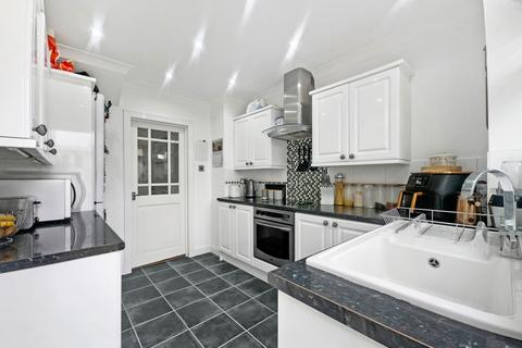 3 Jefferies Way, Stanford-le-hope, SS17 7DT
