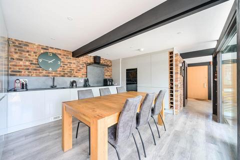 3 bedroom house for sale, Bishopstone Road, Stone
