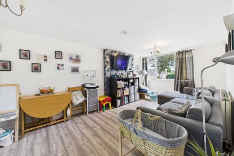 15 Batemoor Walk, Sheffield, S8 8EG