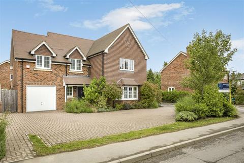 2 Dene Close, Playhatch, Reading, RG4 9FB