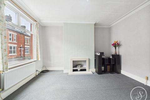 3 bedroom terraced house for sale, Victoria Grove., Leeds