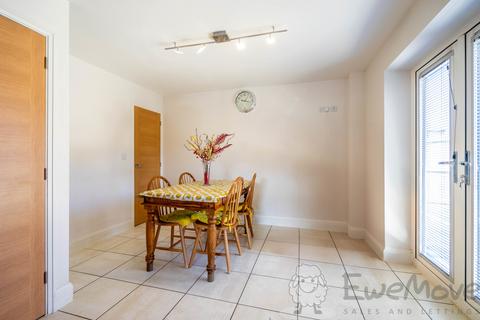 32 Bryony Way, Attleborough, NR17 1QL