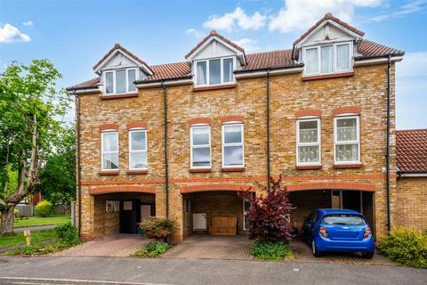 11 Farriers Road, Epsom, KT17 1LP
