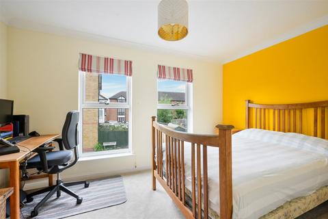 11 Farriers Road, Epsom, KT17 1LP