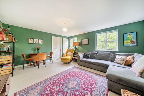 81 Otter Close, London, E15 2PT