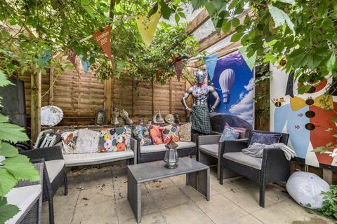 5 Willow Way, Sunbury-on-thames, TW16 6BT