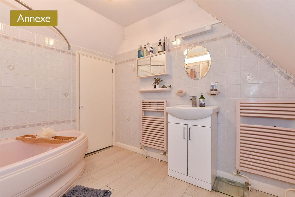Annexe Bathroom