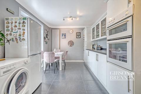 30 Grimston Road, Basildon, SS14 3NH