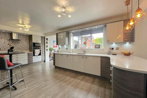 5 bedroom detached house for sale, Thirlmere Drive, Wolverhampton WV11