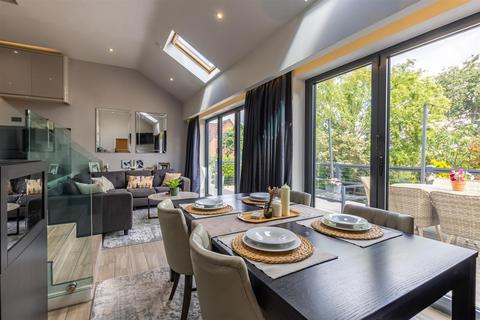 4 bedroom detached house for sale, Freda Avenue, Gedling, Nottingham