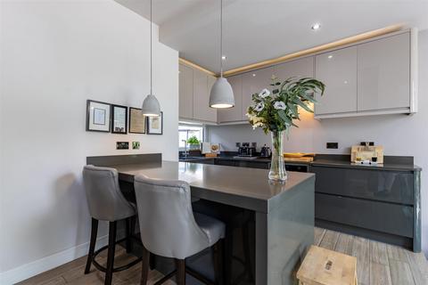 4 bedroom detached house for sale, Freda Avenue, Gedling, Nottingham