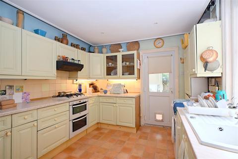 4 bedroom terraced house for sale, Willowfield Square, Eastbourne