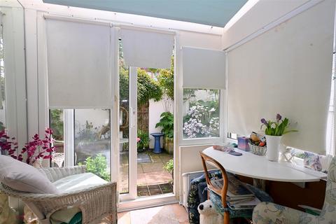 4 bedroom terraced house for sale, Willowfield Square, Eastbourne