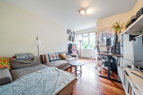 Windlesham Grove, London SW19