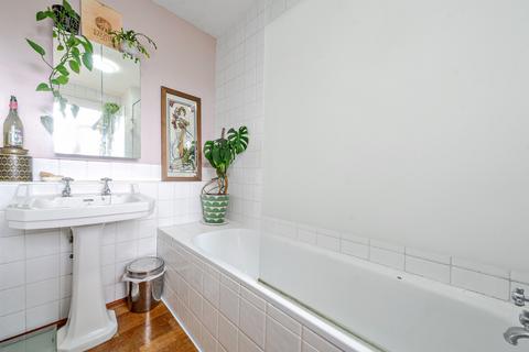 1 bedroom apartment for sale, Windlesham Grove, London SW19