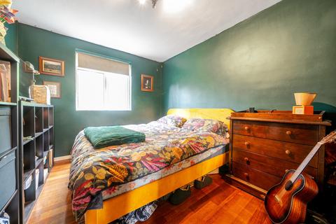 1 bedroom apartment for sale, Windlesham Grove, London SW19