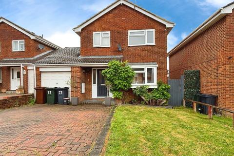 3 bedroom link detached house for sale
