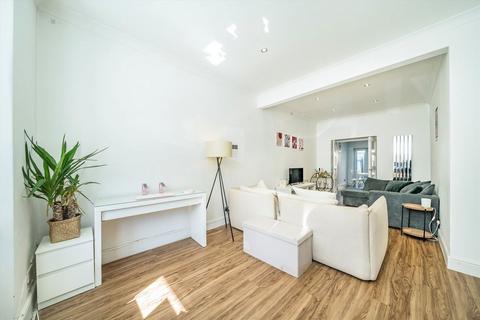 4 bedroom house for sale, Graveney Road, London SW17