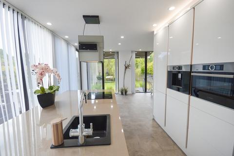 1 bedroom detached house for sale, Wey Meadows, Weybridge KT13