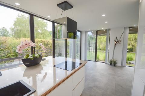 1 bedroom detached house for sale, Wey Meadows, Weybridge KT13