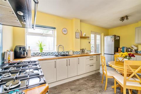 31 Butler Road, Solihull, B92 7QL