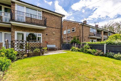 2 bedroom flat for sale, St. Helens Crescent, Burton Joyce, Nottingham