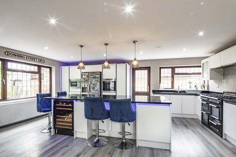 undefined, Weydown, The Hamlet, Gallowstree Common, RG4