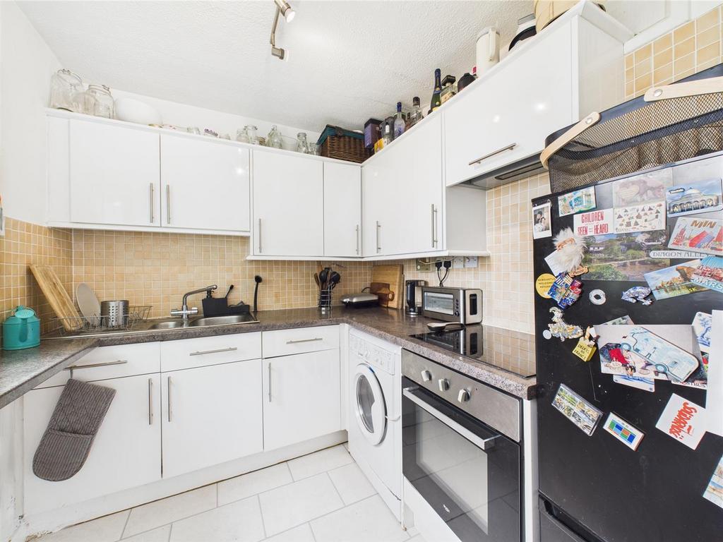 Kitchen 1.jpg
