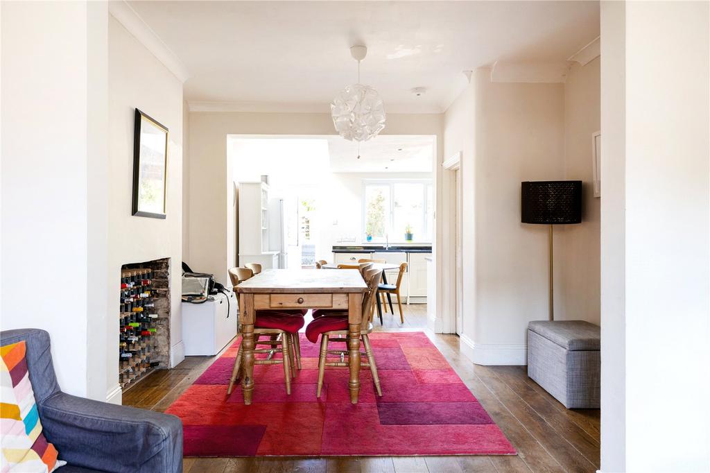 Dining/Kitchen