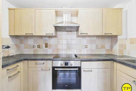 2 bedroom flat to rent, Fellowes Road, Peterborough PE2