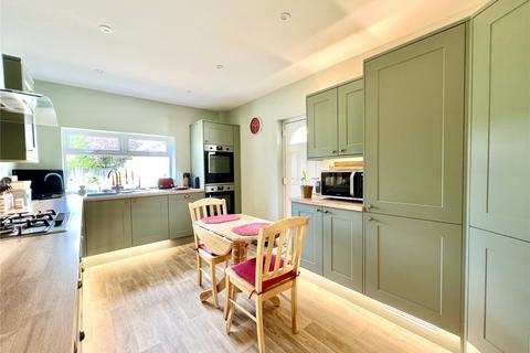 3 bedroom detached house for sale, Avenue Road, Christchurch BH23