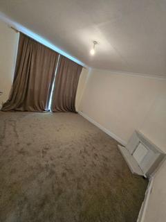 3 bedroom bungalow to rent, Kelston Road, Barkingside