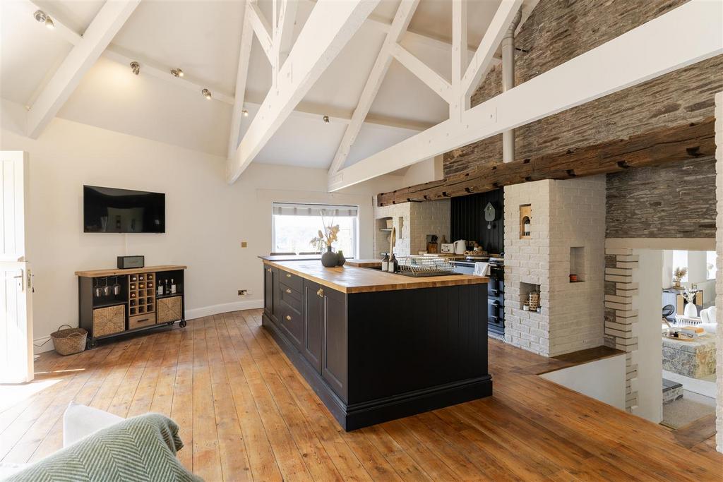 Kitchen breakfast room.jpg