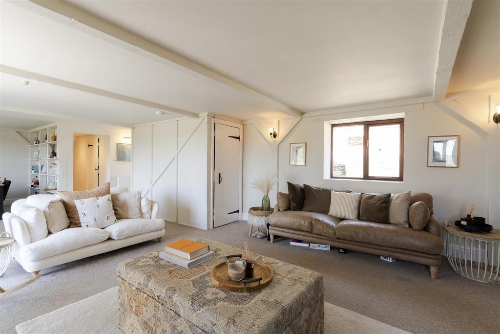 Sitting room 3.jpg