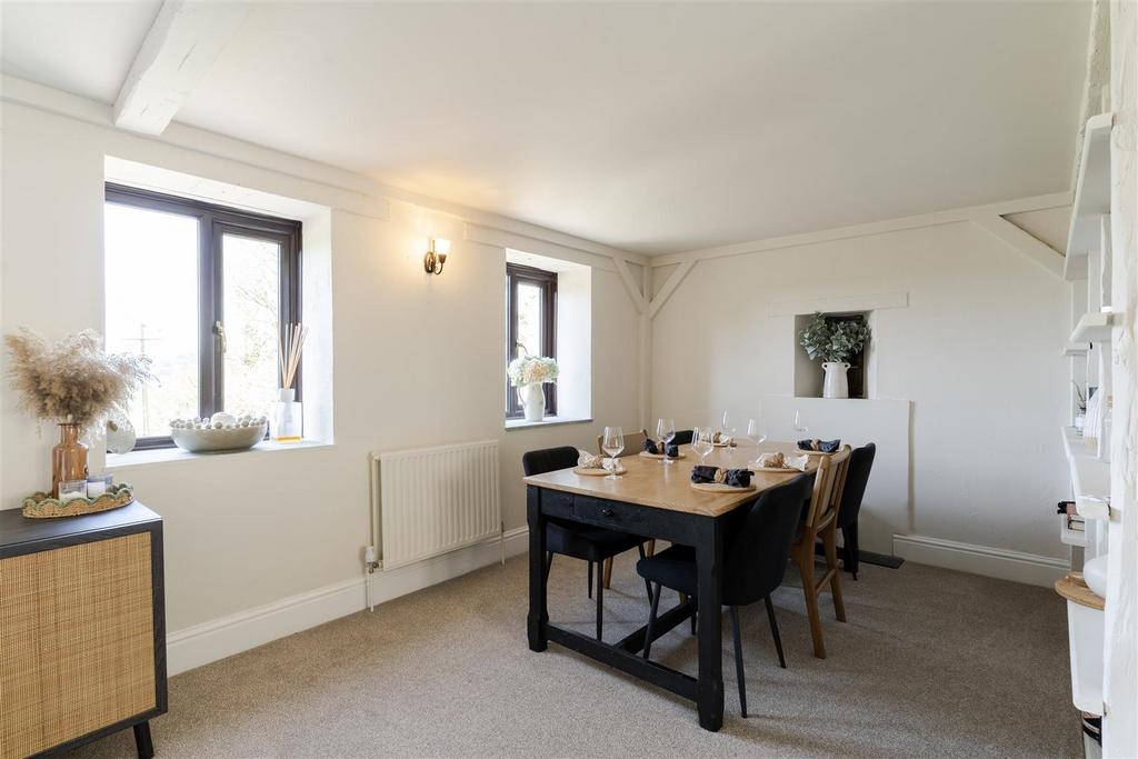 Dining area.jpg