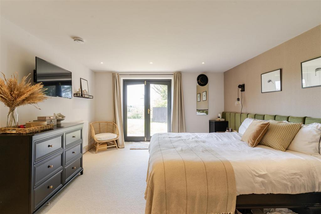 Principal bedroom.jpg