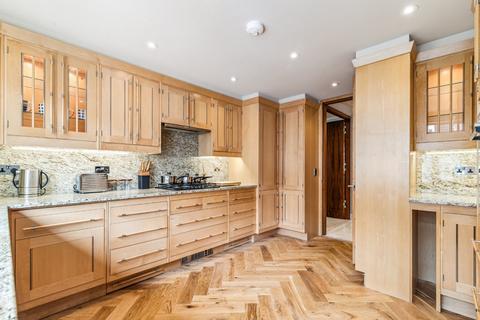 3 bedroom flat to rent, Chelwood House, Gloucester Square, London