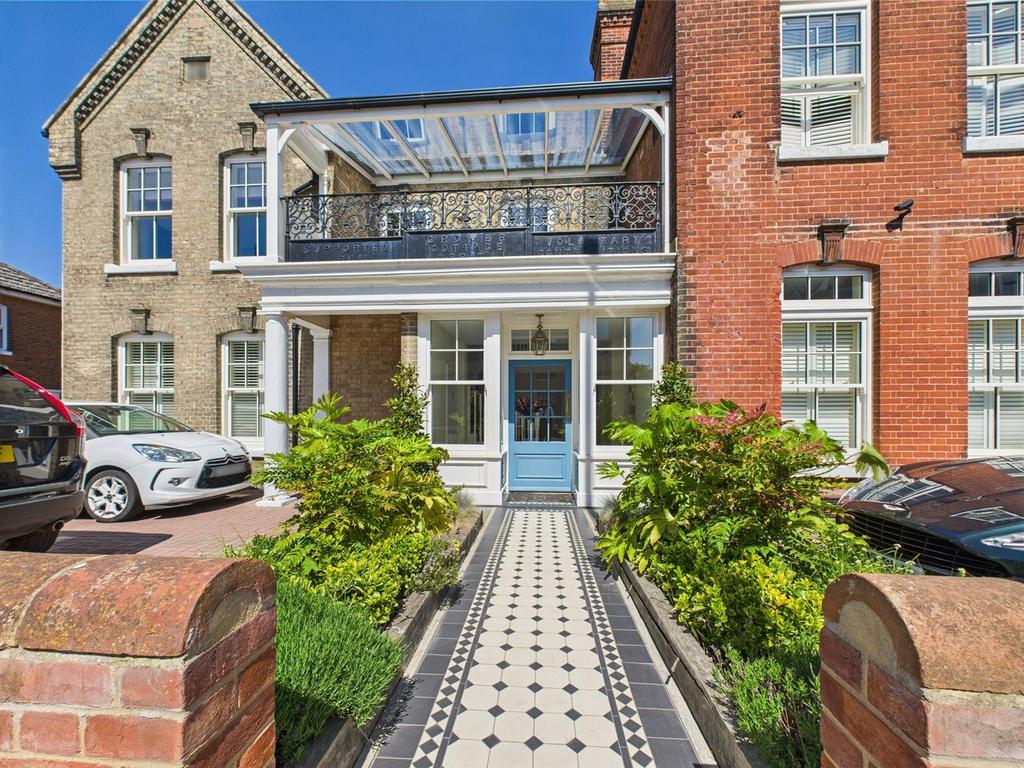 CAM04116 G0-PR0180-STILL018.jpg