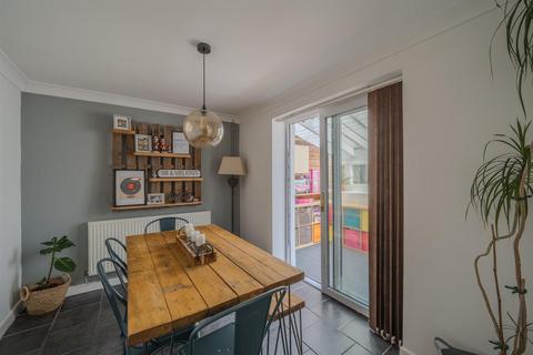 130 Brynhyfryd, Croesyceiliog, Cwmbran, NP44 2LX