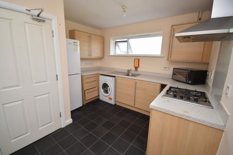 3 bedroom flat to rent, Aviation Avenue, Hatfield AL10