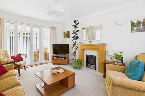 2 bedroom bungalow for sale, Fairview Drive, Broadstone, Dorset, BH18