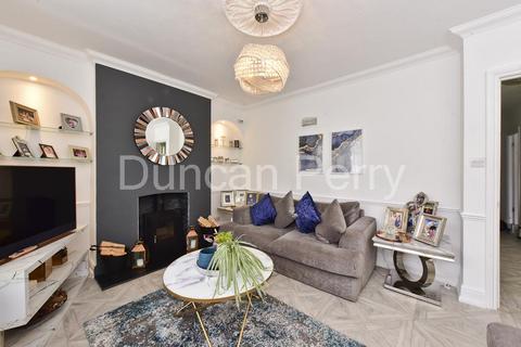 3 Dixons Hill Close, Welham Green, Hatfield, AL9 7EF
