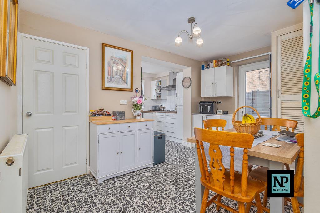 Kitchen Dining Area