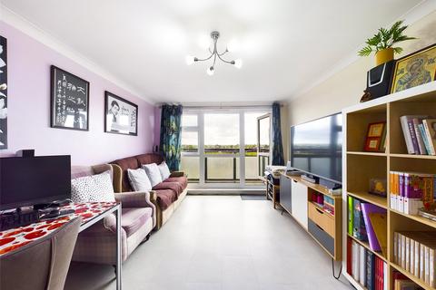 2 bedroom flat for sale, Elvet Avenue, Romford RM2